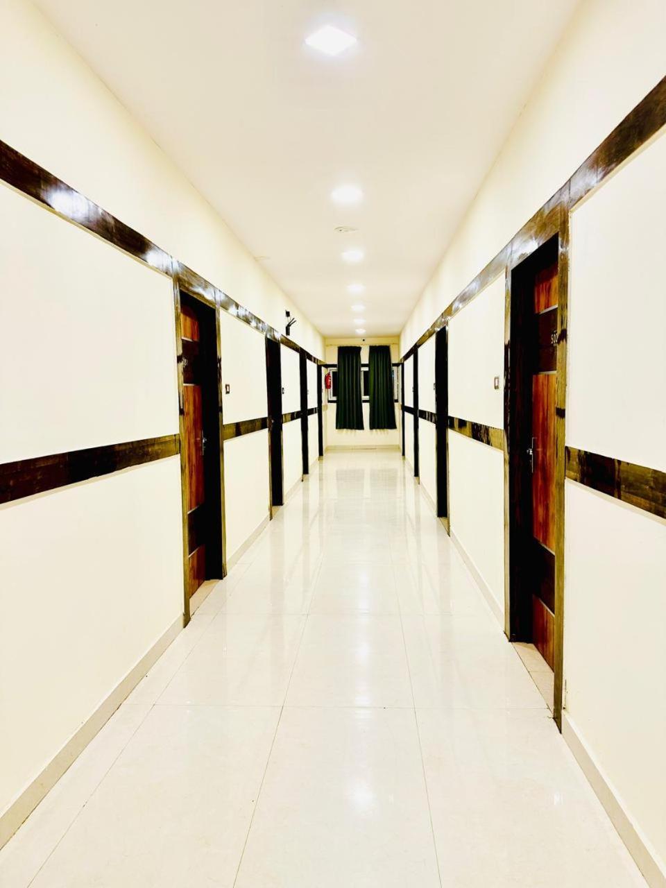 Hotel Sky International- Airport Zone Hyderabad Shamshabad Ngoại thất bức ảnh